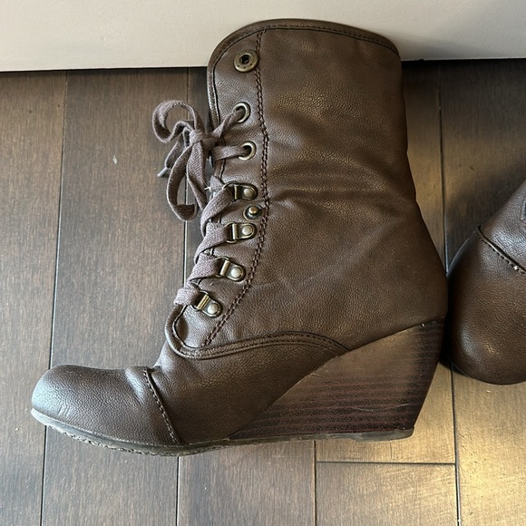 Call it Spring 2-way boots size 7 - Picture 4 of 6